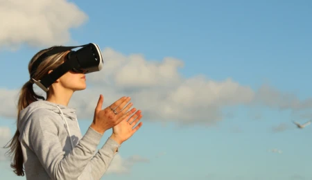 From Imagined Contexts to Virtual Reality: Using VR for Linguistic Fieldwork